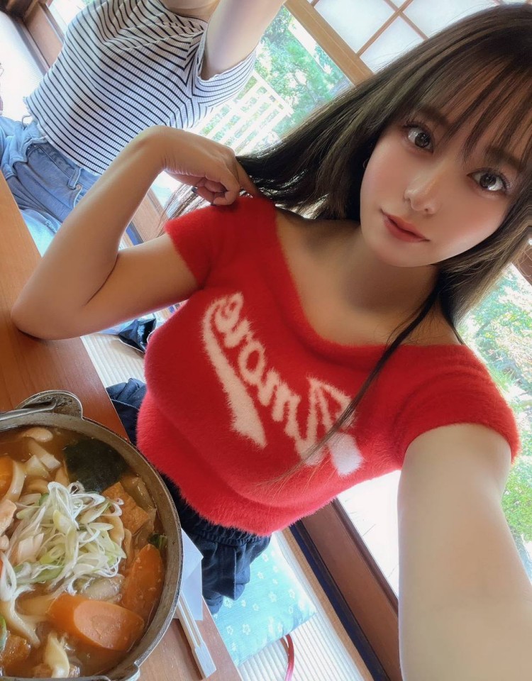 姑父有力挺送小芳的背景故事,热门网剧免费在线观看